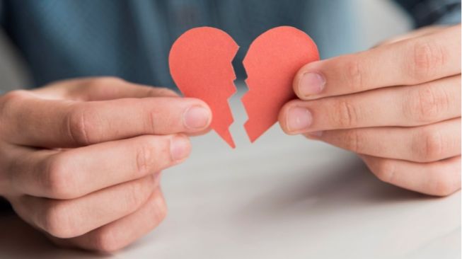 Putus Cinta, Ini Cara Mengatasi Rasa Sedih Dan Bangkit Kembali