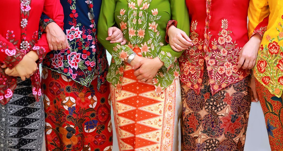 Anak Muda Bangga Pakai Produk Budaya Tradisional Indonesia