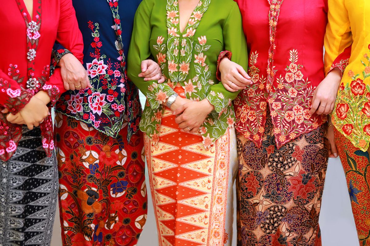 Anak Muda Bangga Pakai Produk Budaya Tradisional Indonesia