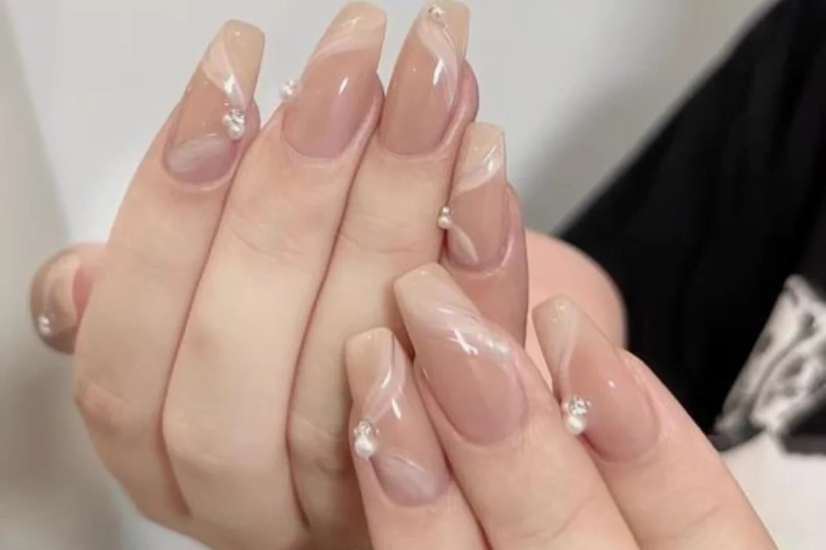 Inspirasi Nail Art Minimalis Yang Cocok Untuk Berbagai Acara