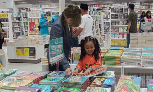 Harga Buku Di Indonesia, Membaca Belum Milik Hak Semua Orang