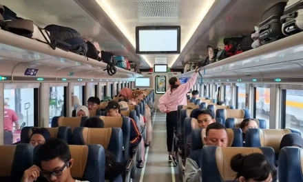 Kereta Api: Perkembangan Layanan dan Kenyamanan Perjalanan