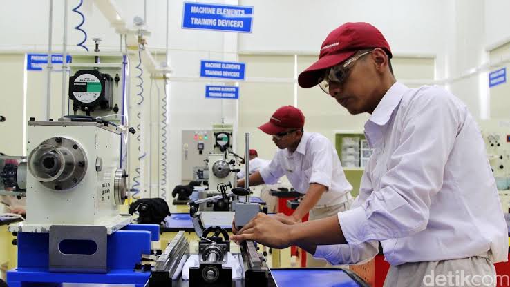 Kuliah Teknik: Pilihan Bidang Studi Beragam Prospek Keahlian